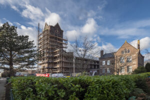 Foto's van de herbouw van onze kerk