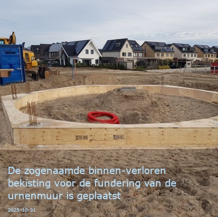 Bekisting fundering urnenmuur